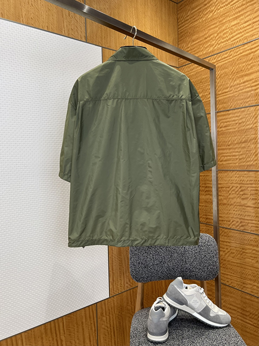 プラダ ポケット付きトライアングルロゴ入り半袖襟付きジャケット