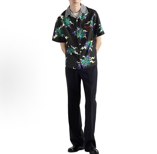 プラダスーパーコピー 両面リバーシブルの楽しいプリント柄半袖シャツ