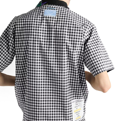 プラダスーパーコピー 両面リバーシブルの楽しいプリント柄半袖シャツ