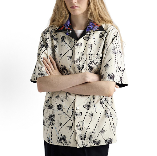 プラダスーパーコピー 両面リバーシブルの楽しいプリント柄半袖シャツ