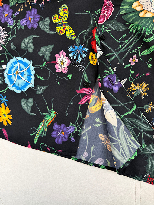 グッチ 花柄の半袖シャツ