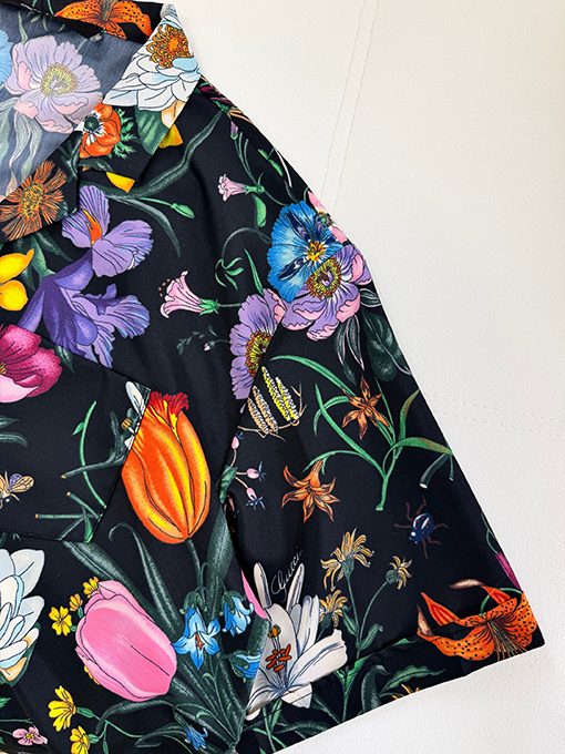 グッチ 花柄の半袖シャツ