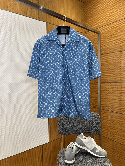 ルイヴィトンコピー 総柄ジャカード織りの半袖シャツとショートパンツのセット