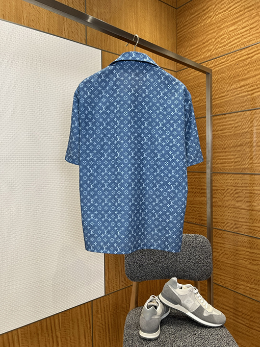 ルイヴィトンコピー 総柄ジャカード織りの半袖シャツとショートパンツのセット