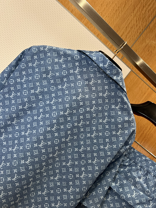 ルイヴィトンコピー 総柄ジャカード織りの半袖シャツとショートパンツのセット