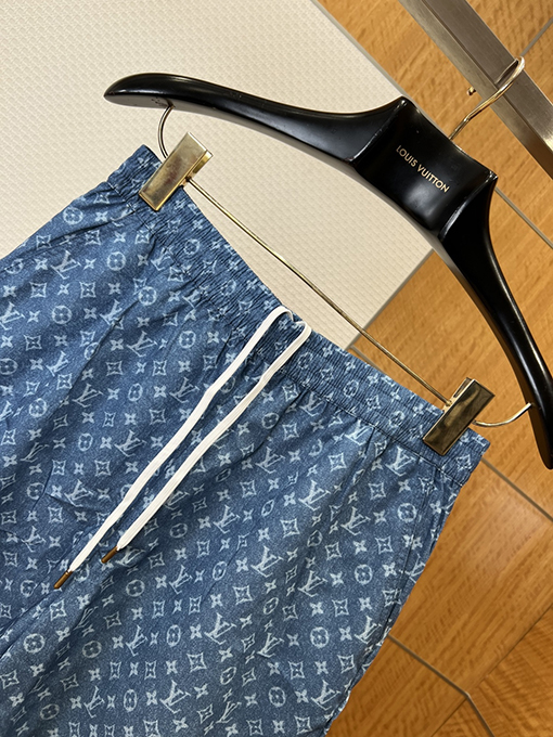 ルイヴィトンコピー 総柄ジャカード織りの半袖シャツとショートパンツのセット