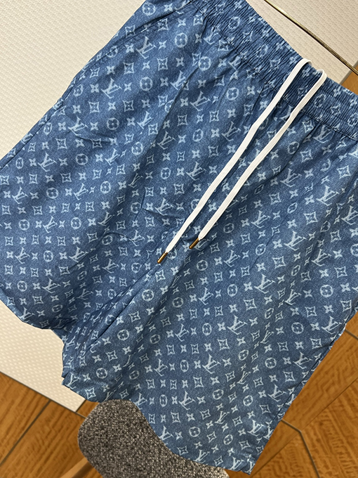 ルイヴィトンコピー 総柄ジャカード織りの半袖シャツとショートパンツのセット