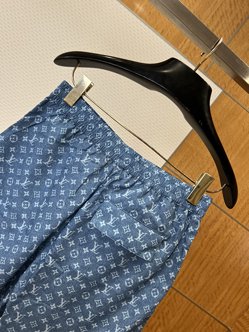 ルイヴィトンコピー 総柄ジャカード織りの半袖シャツとショートパンツのセット