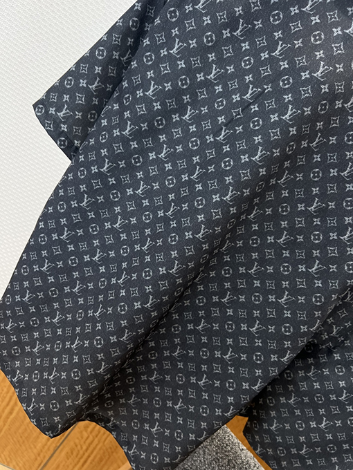 ルイヴィトンコピー 総柄ジャカード織りの半袖シャツとショートパンツのセット