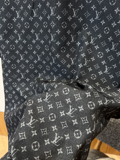 ルイヴィトンコピー 総柄ジャカード織りの半袖シャツとショートパンツのセット