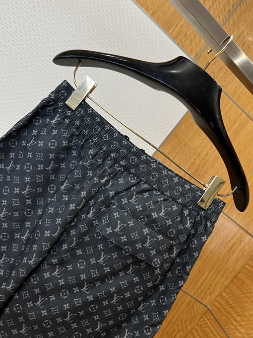 ルイヴィトンコピー 総柄ジャカード織りの半袖シャツとショートパンツのセット