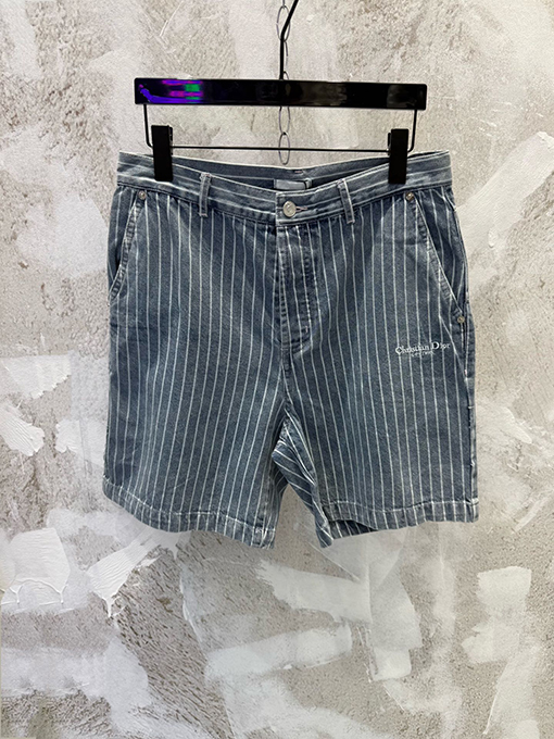 ディオールスーパーコピー Christian Dior Couture ストライプ柄の薄デニムショートパンツ