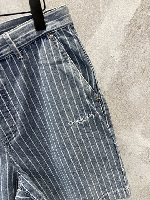 ディオールスーパーコピー Christian Dior Couture ストライプ柄の薄デニムショートパンツ