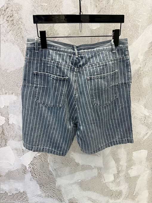 ディオールスーパーコピー Christian Dior Couture ストライプ柄の薄デニムショートパンツ