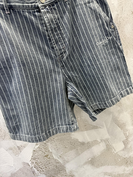 ディオールスーパーコピー Christian Dior Couture ストライプ柄の薄デニムショートパンツ