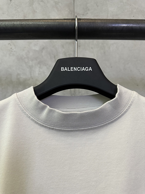 バレンシアガ Balenciaga クラシックなコカコーラの波ロゴ刺繍入り半袖Tシャツ