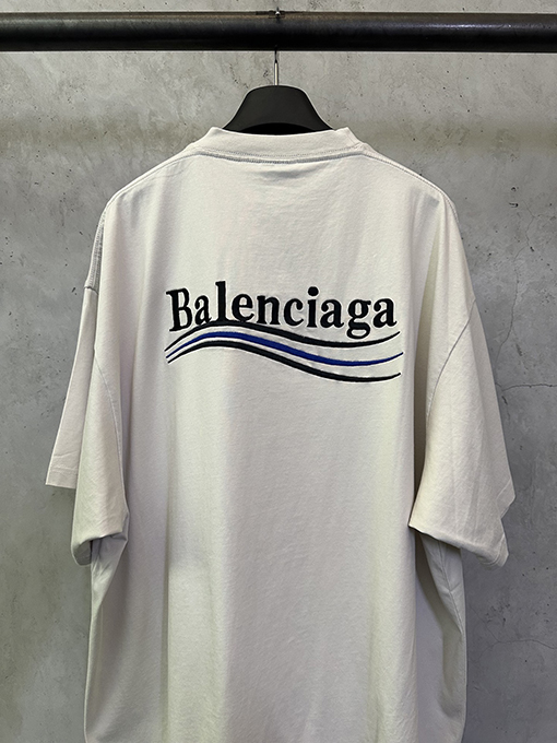 バレンシアガ Balenciaga クラシックなコカコーラの波ロゴ刺繍入り半袖Tシャツ