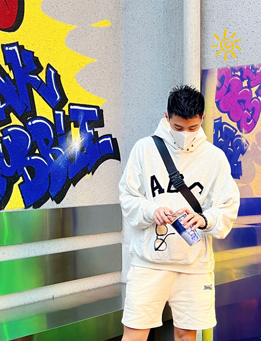 バレンシアガブランドコピー Balenciaga コーラウェーブロゴ刺繍入りカジュアルショーツ