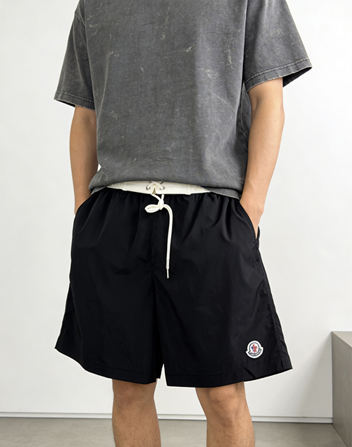 モンクレール ロゴ入りドローストリングカジュアルショーツ