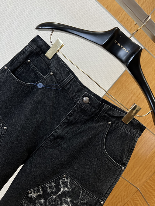 ルイヴィトンブランドスーパーコピー ダメージのモノグラムデニムカーゴショーツ