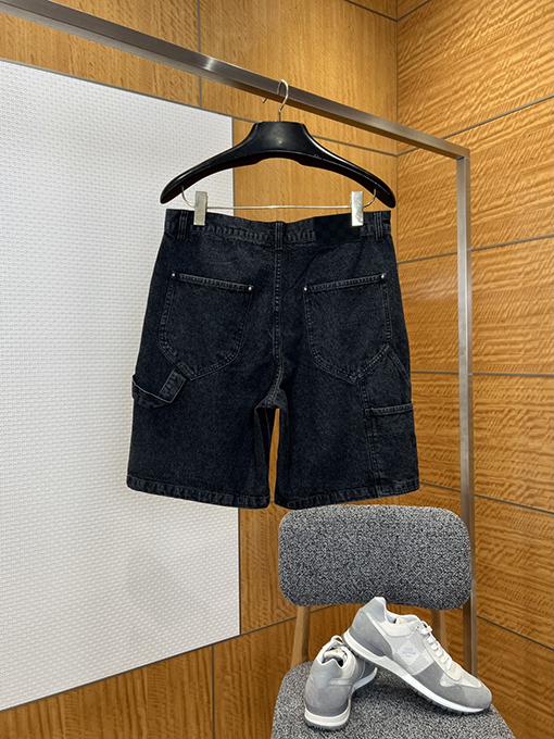 ルイヴィトンブランドスーパーコピー ダメージのモノグラムデニムカーゴショーツ