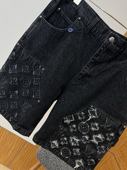 ルイヴィトンブランドスーパーコピー ダメージのモノグラムデニムカーゴショーツ