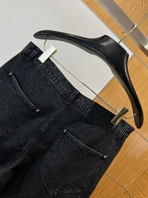 ルイヴィトンブランドスーパーコピー ダメージのモノグラムデニムカーゴショーツ