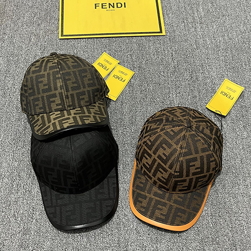 フェンディ クラシックなモノグラム入りベースボールキャップ