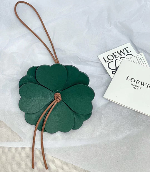 ロエベコピー Puzzle 新モデル10周年の限定スプライトキーホルダー