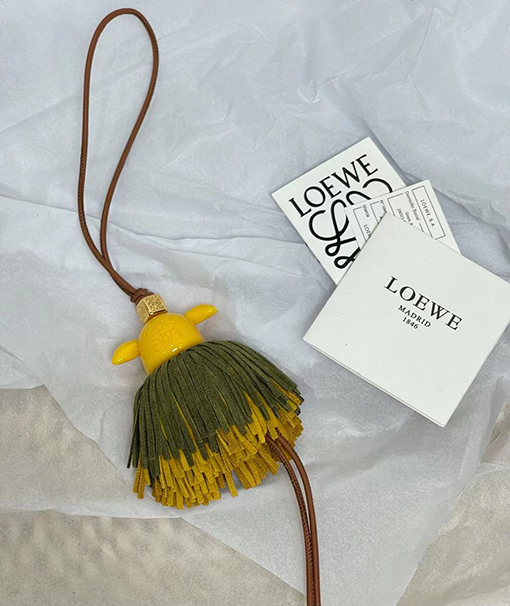 ロエベスーパーコピー Puzzle クラシック10周年の限定スプライトキーホルダー