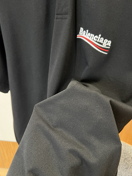 バレンシアガ BALENCIAGA 刺繍ロゴ入りの半袖ポロシャツ