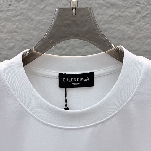 バレンシアガブランドコピー 3Dエポキシ樹脂文字ロゴ入り半袖Tシャツ