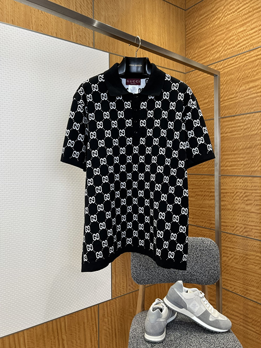 グッチ 全面ジャカードニットの半袖ポロシャツ