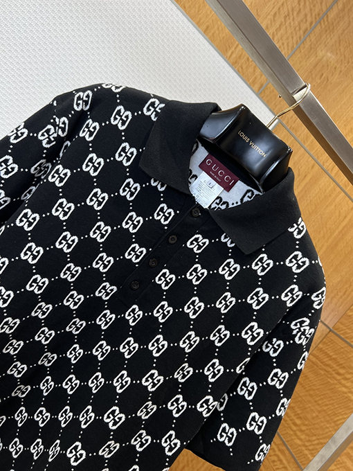 グッチ 全面ジャカードニットの半袖ポロシャツ