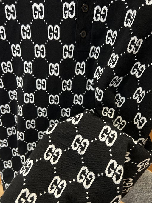 グッチ 全面ジャカードニットの半袖ポロシャツ