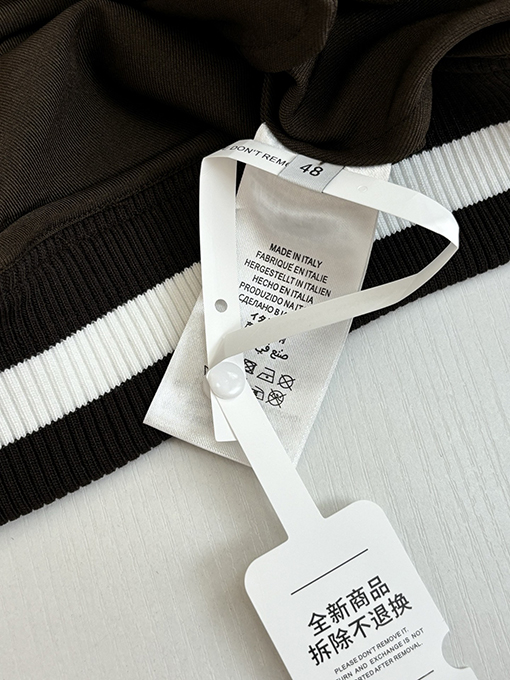 ロエベ ブラウンのギャバジンの長袖襟付きシャツ