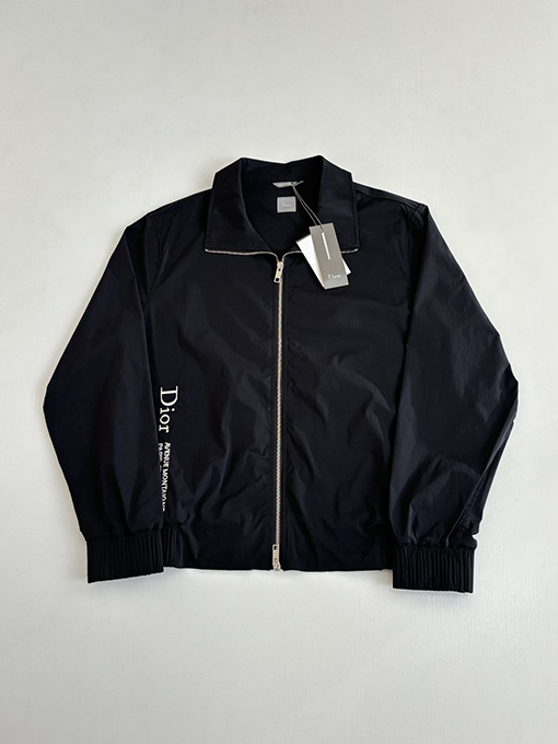 ディオールコピー Dior アベニューモンテーニュのロゴ刺繍入りスタンドカラージップアップナイロンジャケット