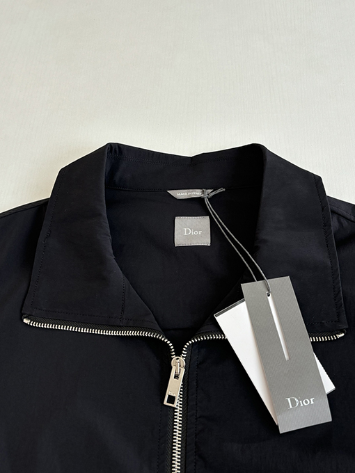 ディオールコピー Dior アベニューモンテーニュのロゴ刺繍入りスタンドカラージップアップナイロンジャケット