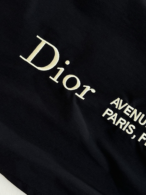 ディオールコピー Dior アベニューモンテーニュのロゴ刺繍入りスタンドカラージップアップナイロンジャケット