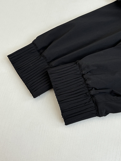 ディオールコピー Dior アベニューモンテーニュのロゴ刺繍入りスタンドカラージップアップナイロンジャケット