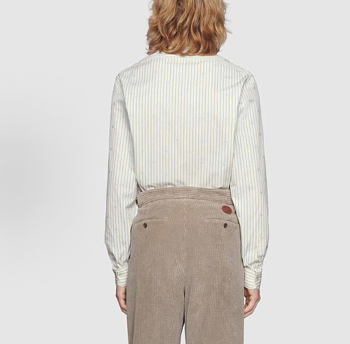 グッチスーパーコピー ストライプ柄の総柄ロゴ入り長袖襟付きシャツ