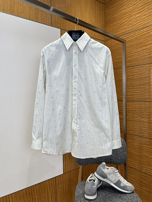 グッチスーパーコピー ストライプ柄の総柄ロゴ入り長袖襟付きシャツ