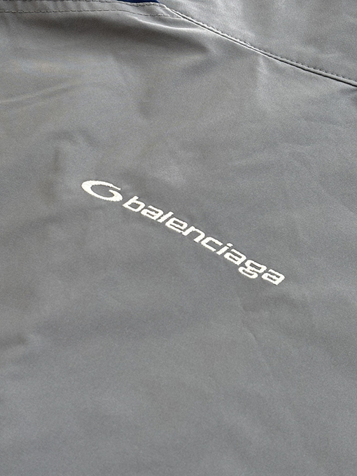 バレンシアガ BALENCIAGA カラーブロックの長袖シャツ