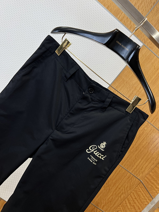 グッチコピー GUCCI ロゴプリント入りパンツ