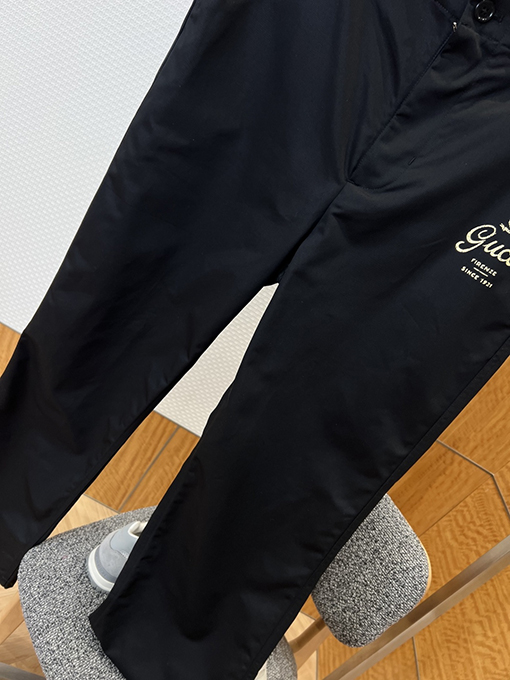 グッチコピー GUCCI ロゴプリント入りパンツ