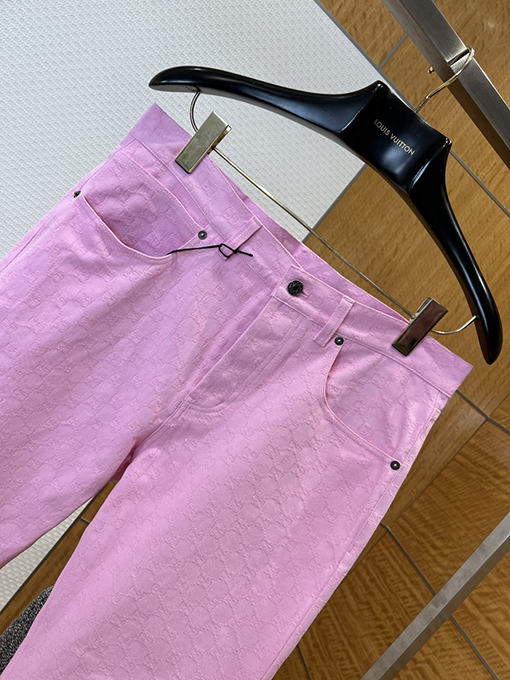 グッチ 全面プリントのジャカード織り長袖襟付きシャツとパンツのスーツ