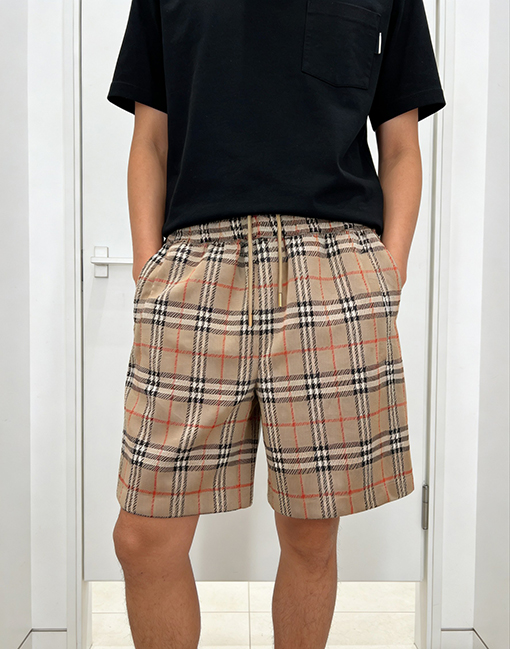 バーバリースーパーコピー チェック柄のドローストリング付きカーゴショーツ