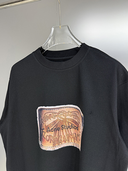 アクネストゥディオズスーパーコピー Acne Studios 新作のハイウェイト半袖Tシャツ