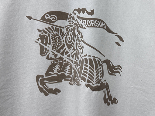 バーバリー ウォーホースナイトフロッキー半袖Tシャツ