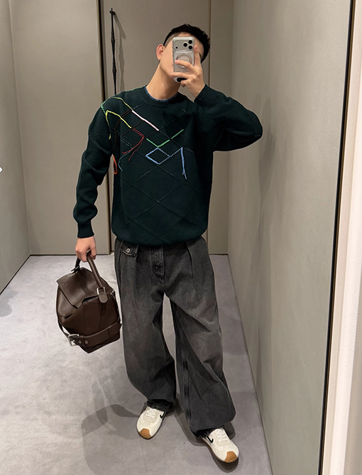 ロエベスーパーコピー レザーラベルウォッシュドジーンズ